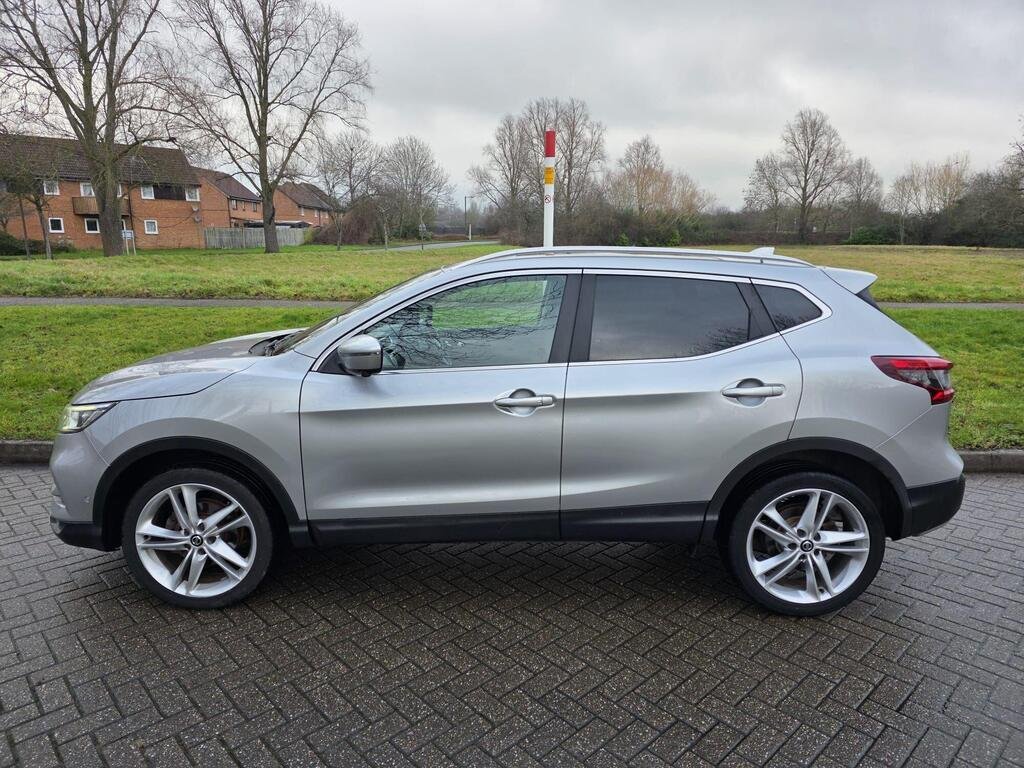 
								Nissan Qashqai full									